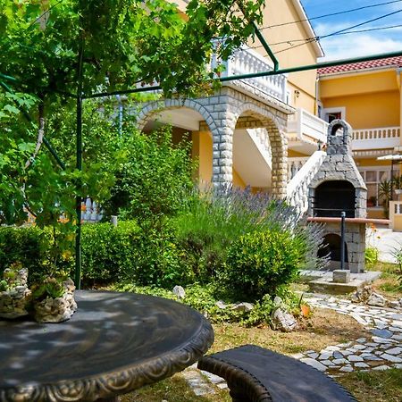 Apartman Haus Maja Banjol Exterior foto